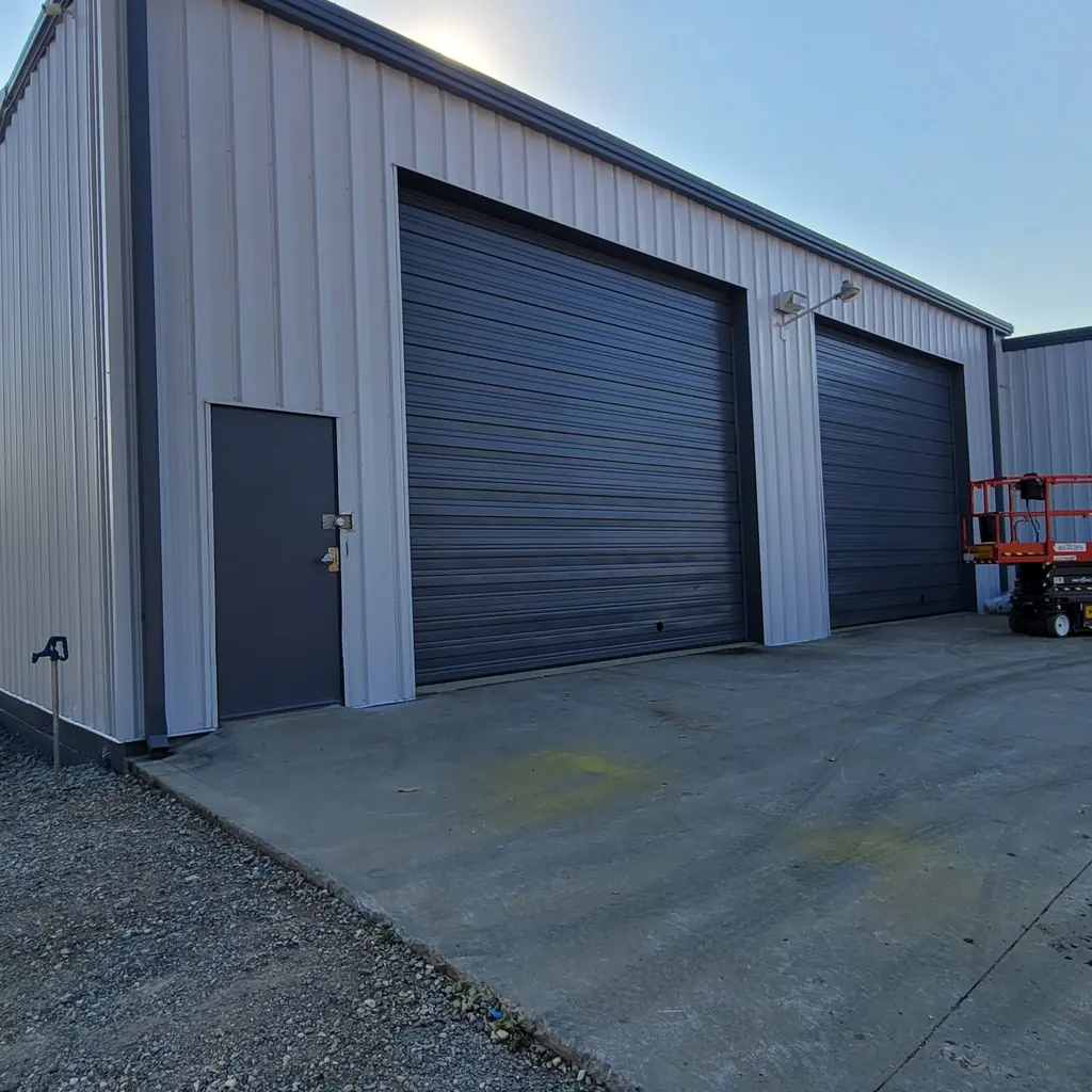 Painted commercial metal building exterior in Knoxville, Tennessee